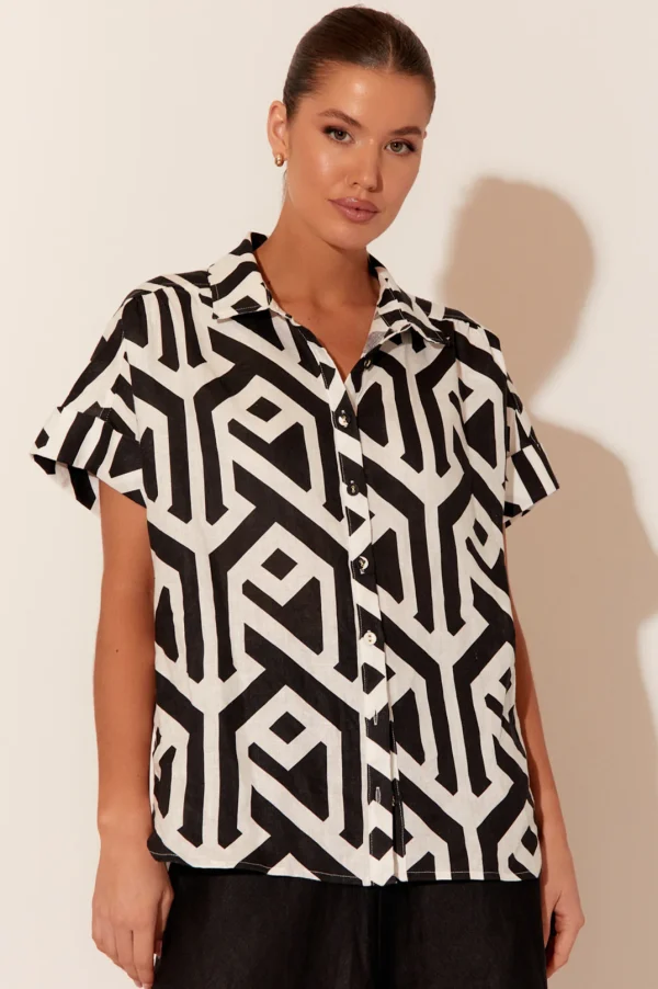 Adorne Bryony Short Sleeve Geometric Shirt - Print