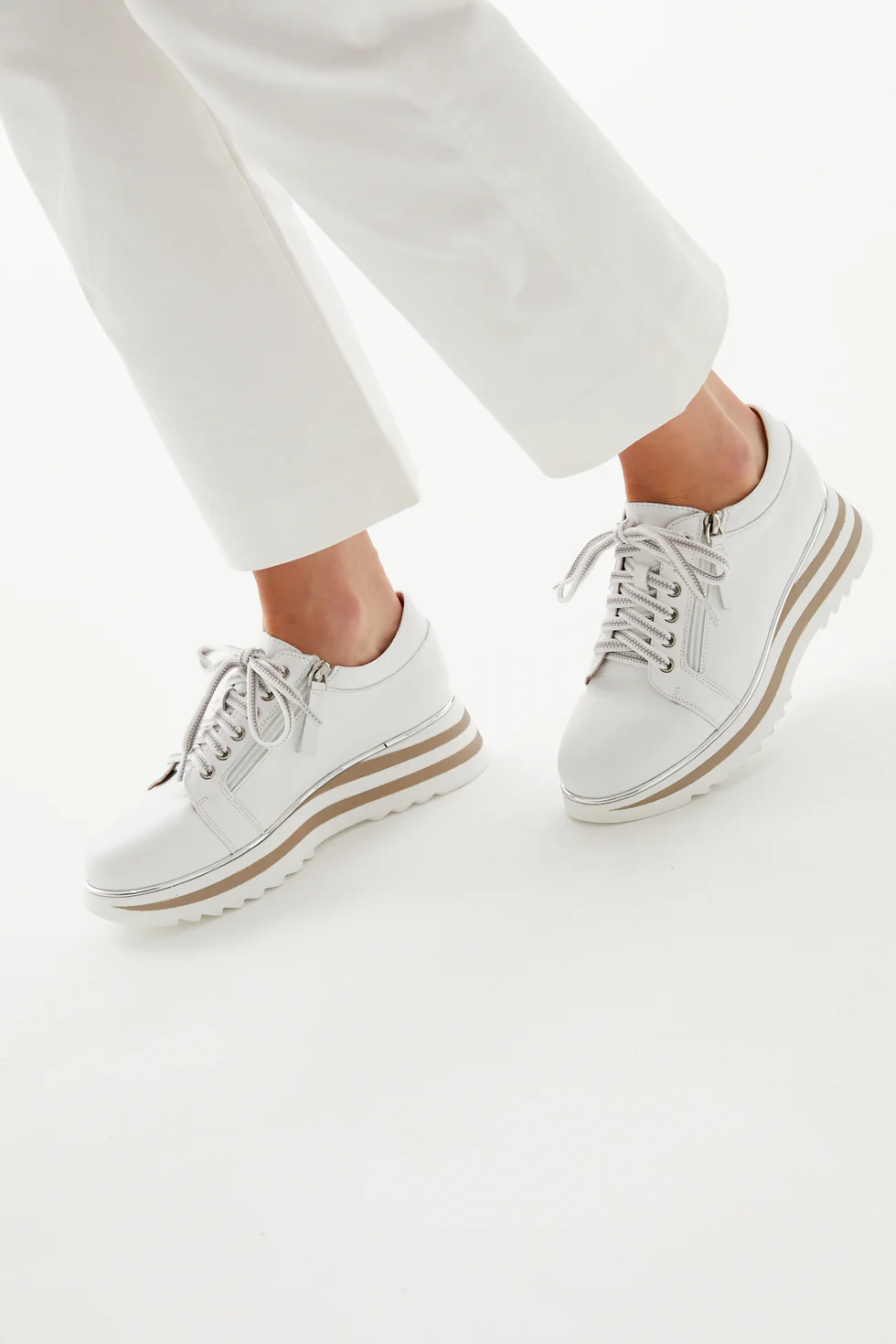 Alfie & Evie Hosting - 2 colours - Image 2